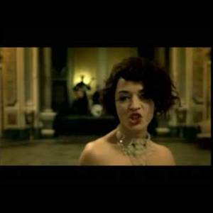 Carmen Consoli - Non molto lontano da qui - Il video ufficiale